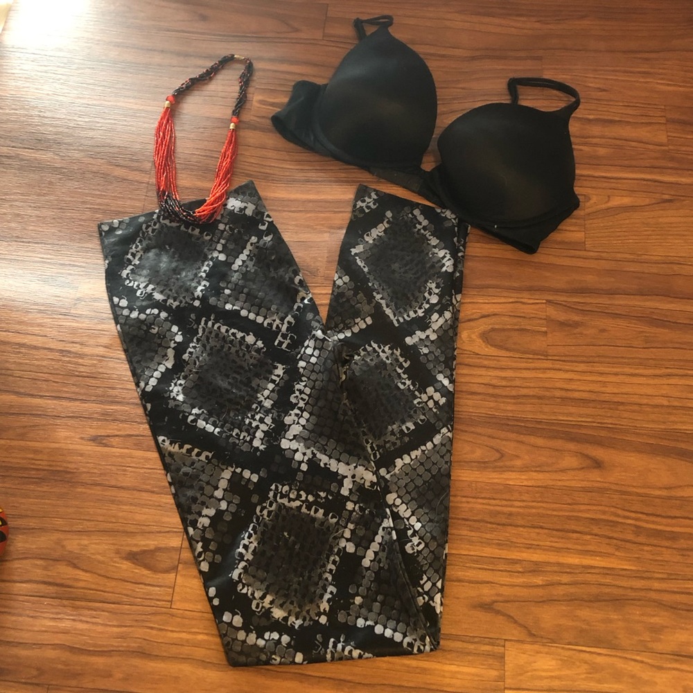 Snake skin print leggings
